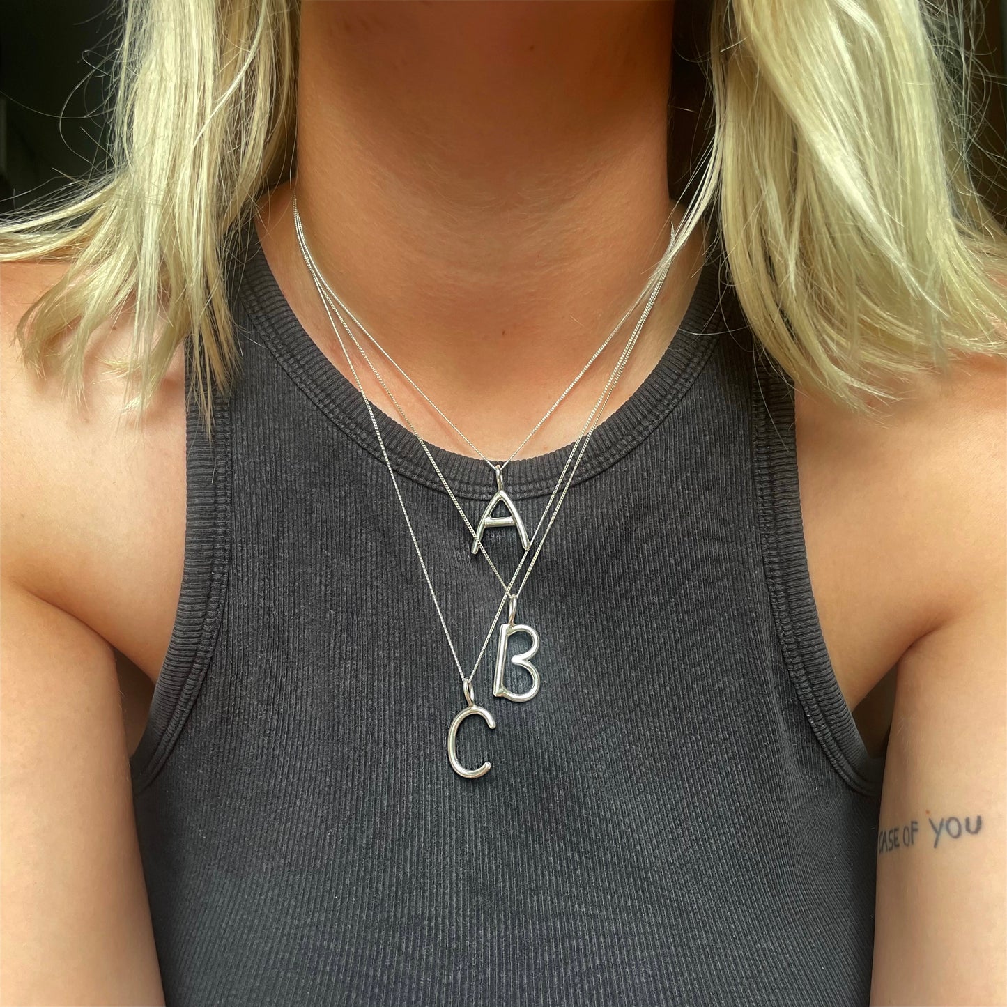 initial pendant • mto