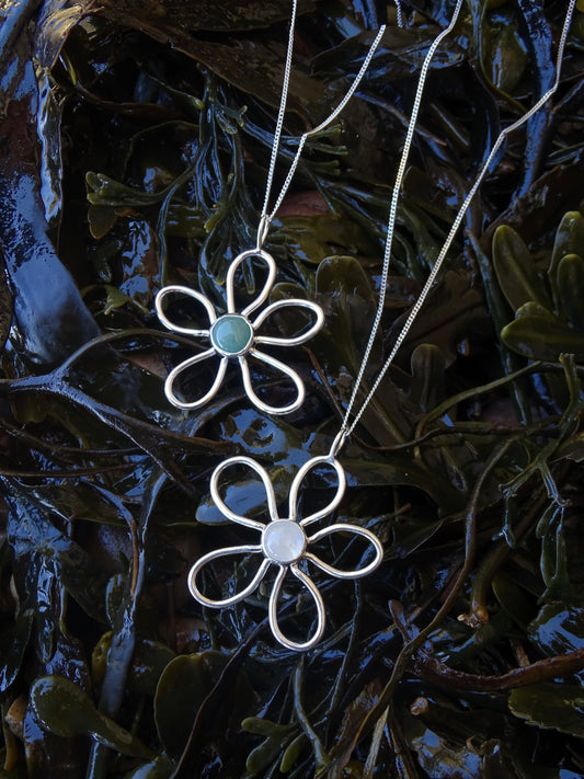 fleur pendants • gemstone • mto