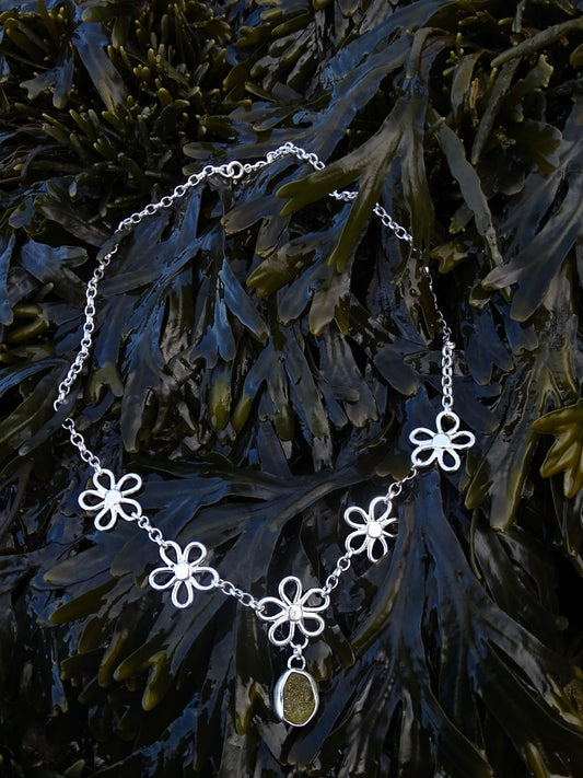 daisy chain necklace