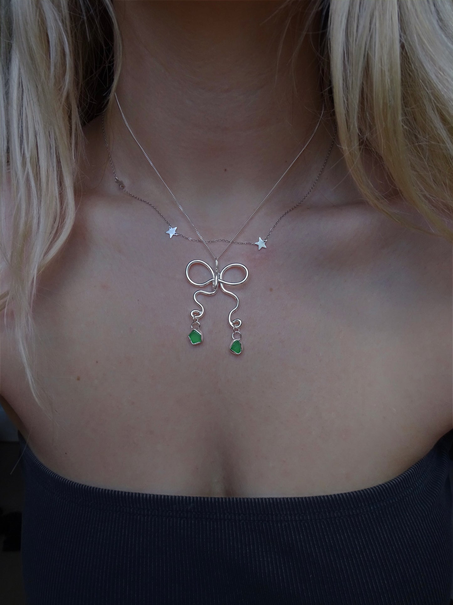 bow pendant