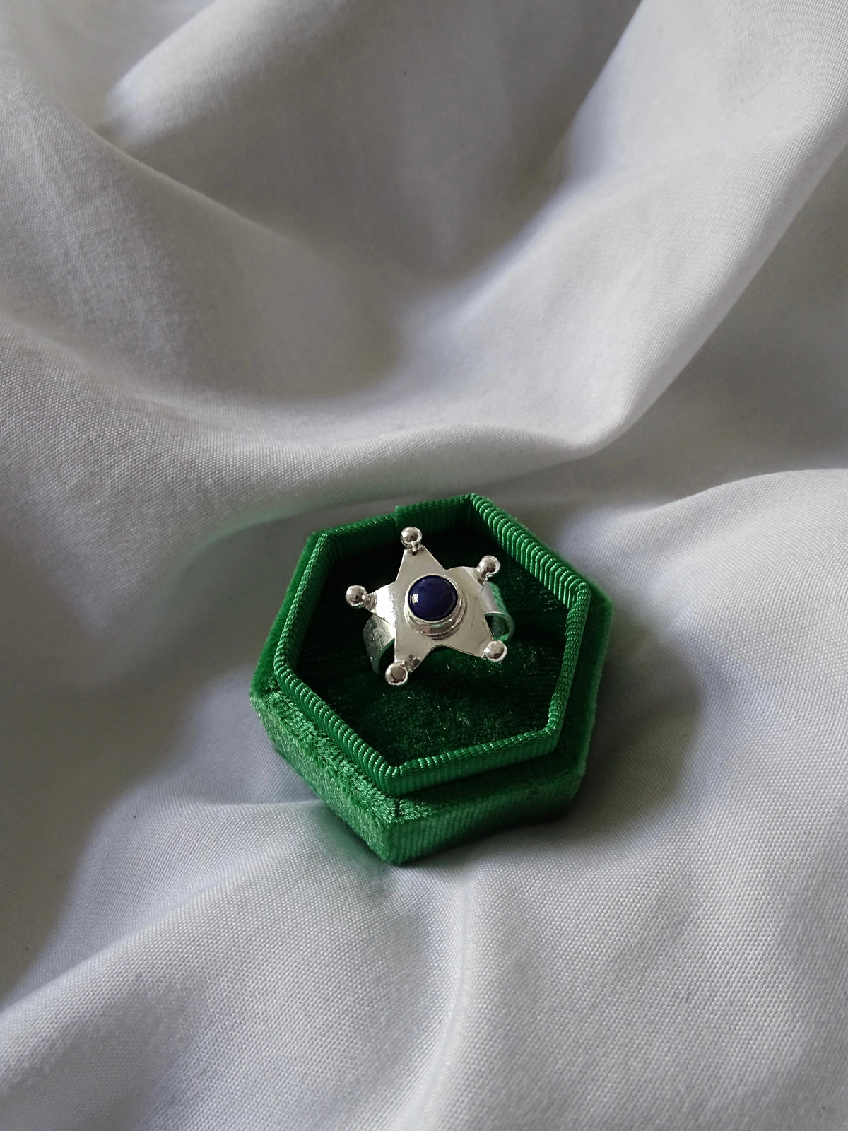 circus star ring • size M