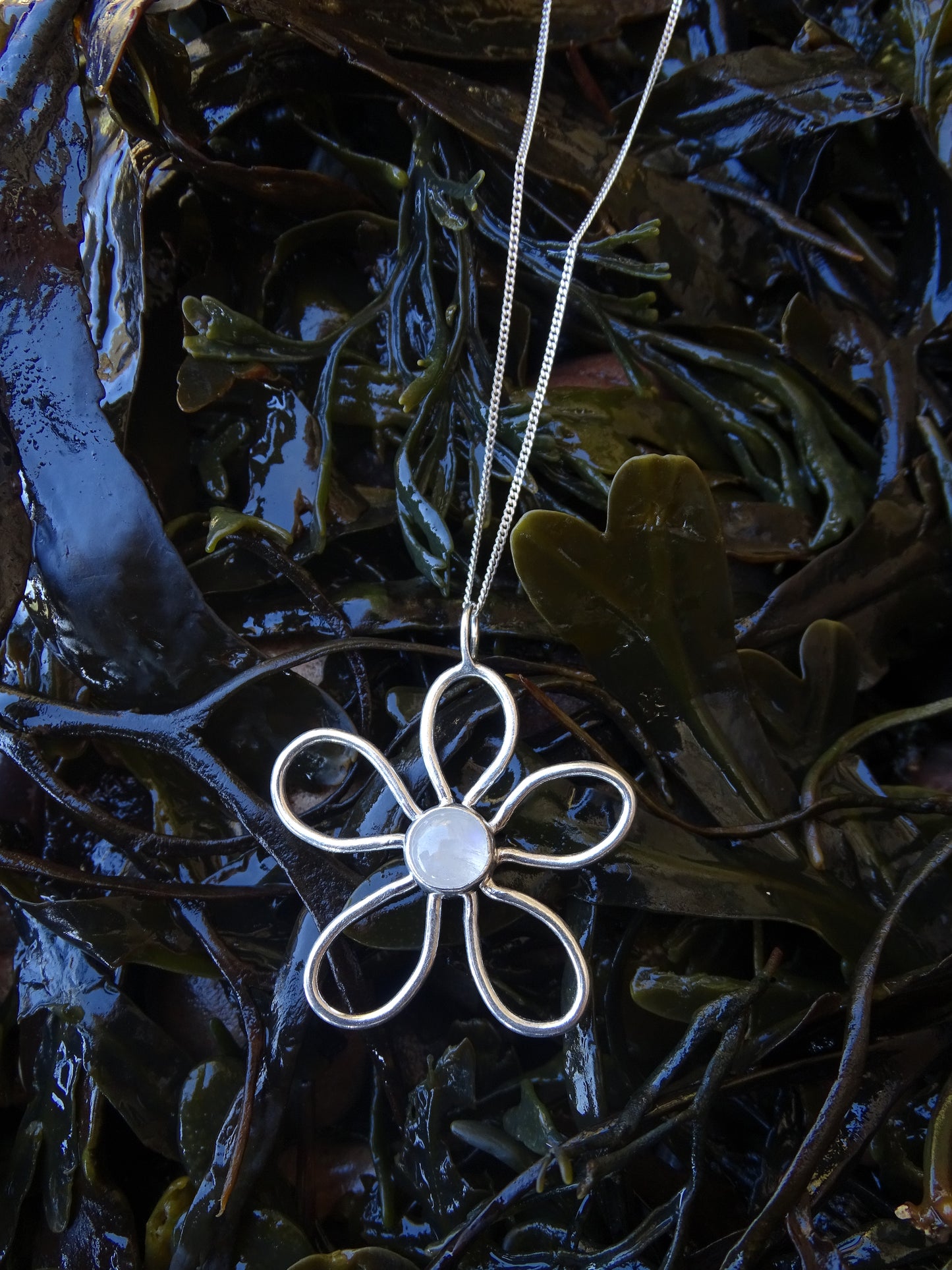fleur pendants • gemstone • mto