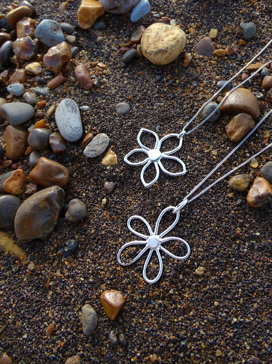 fleur pendant • mto